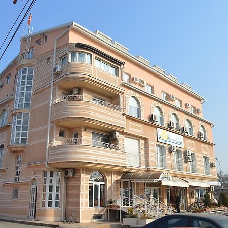 Vip Hotel Skopje - New Management Extérieur photo