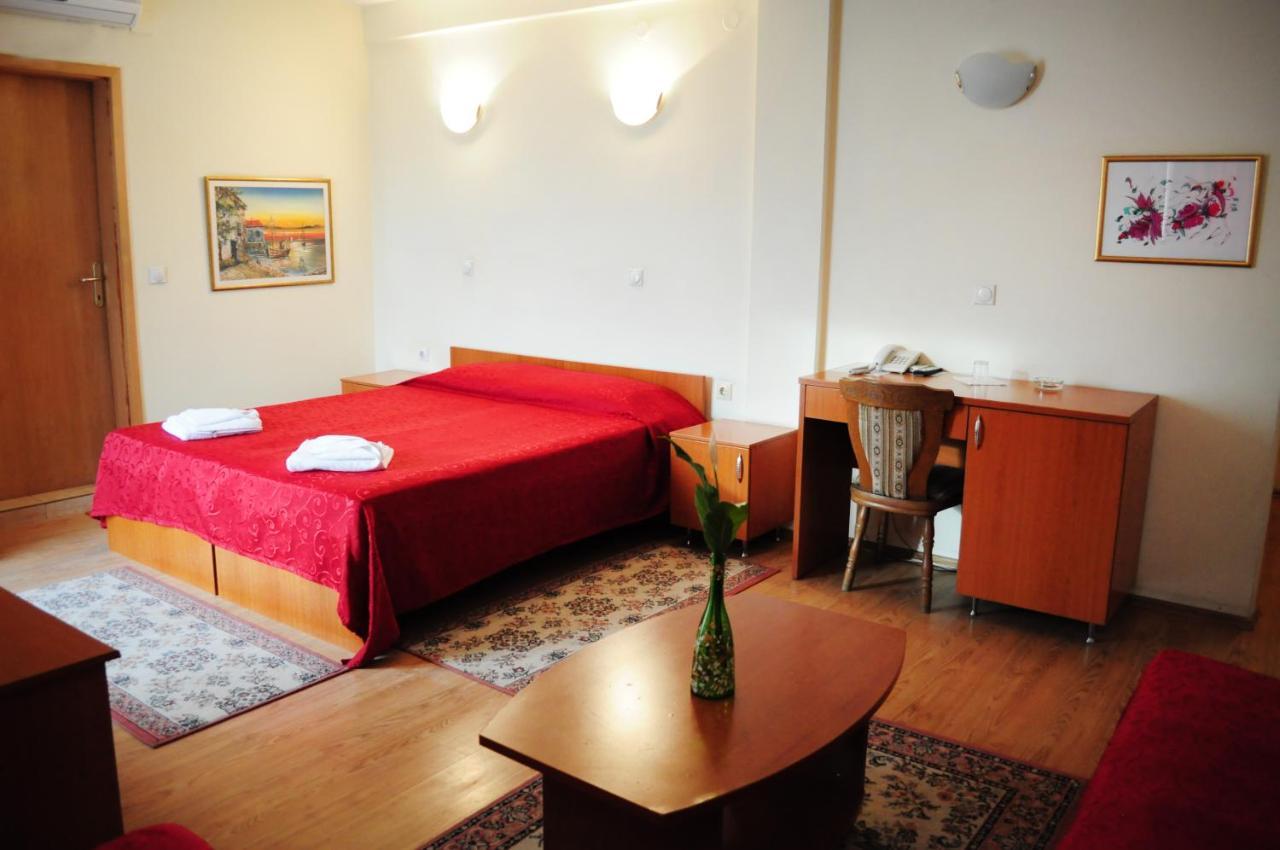 Vip Hotel Skopje - New Management Extérieur photo