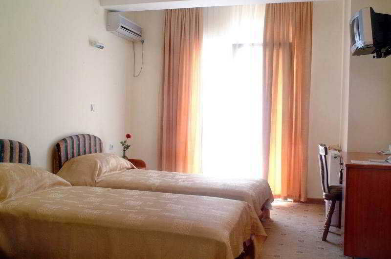 Vip Hotel Skopje - New Management Extérieur photo